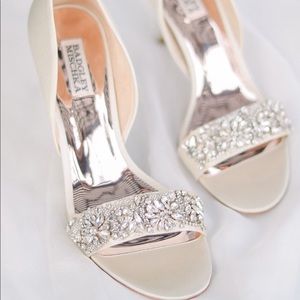 Badgley Mischka Ivory Heels